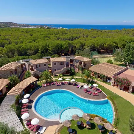 Coastal Hideaway With Pool *
