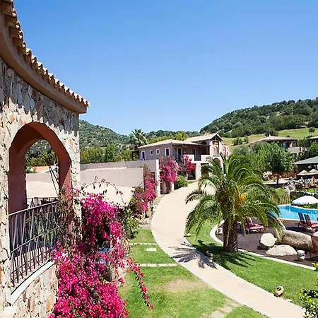 Coastal Hideaway With Pool Apartmán Villasimius